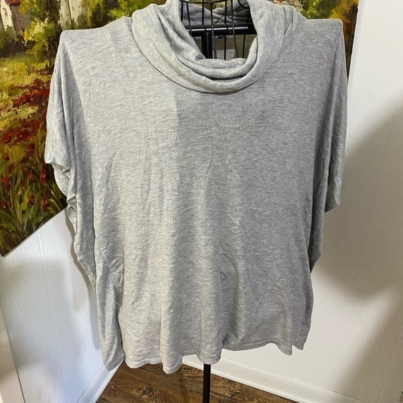 ❤️ Staccato size s/m Crowley neck oversized gray soft somfy casual - Picture 1 of 6